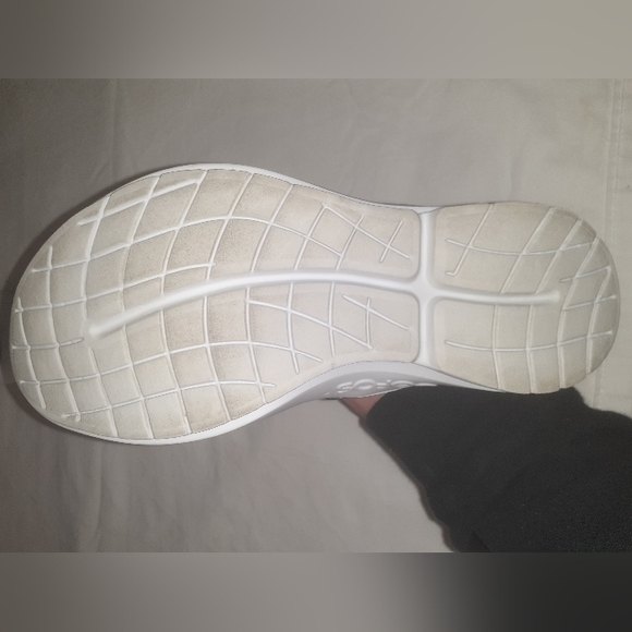 Women's Oofos Sz.9 Recovery EUC' - Picture 9 of 9